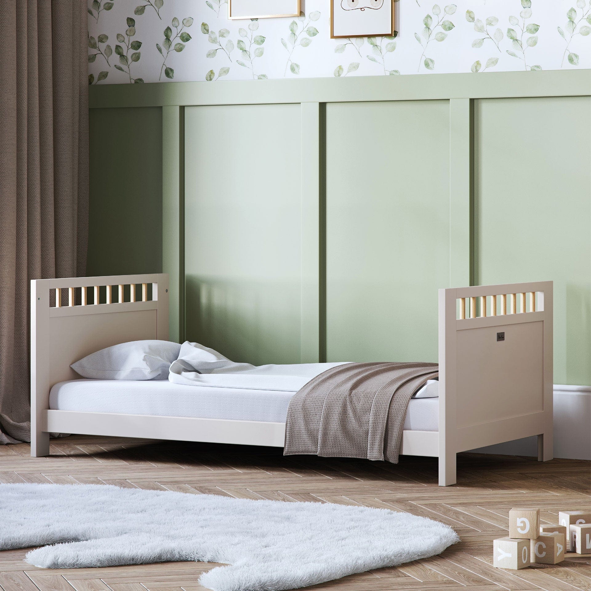 Silver Cross baby cot beds Silver Cross Seville Cot Bed (Cashmere Oak)