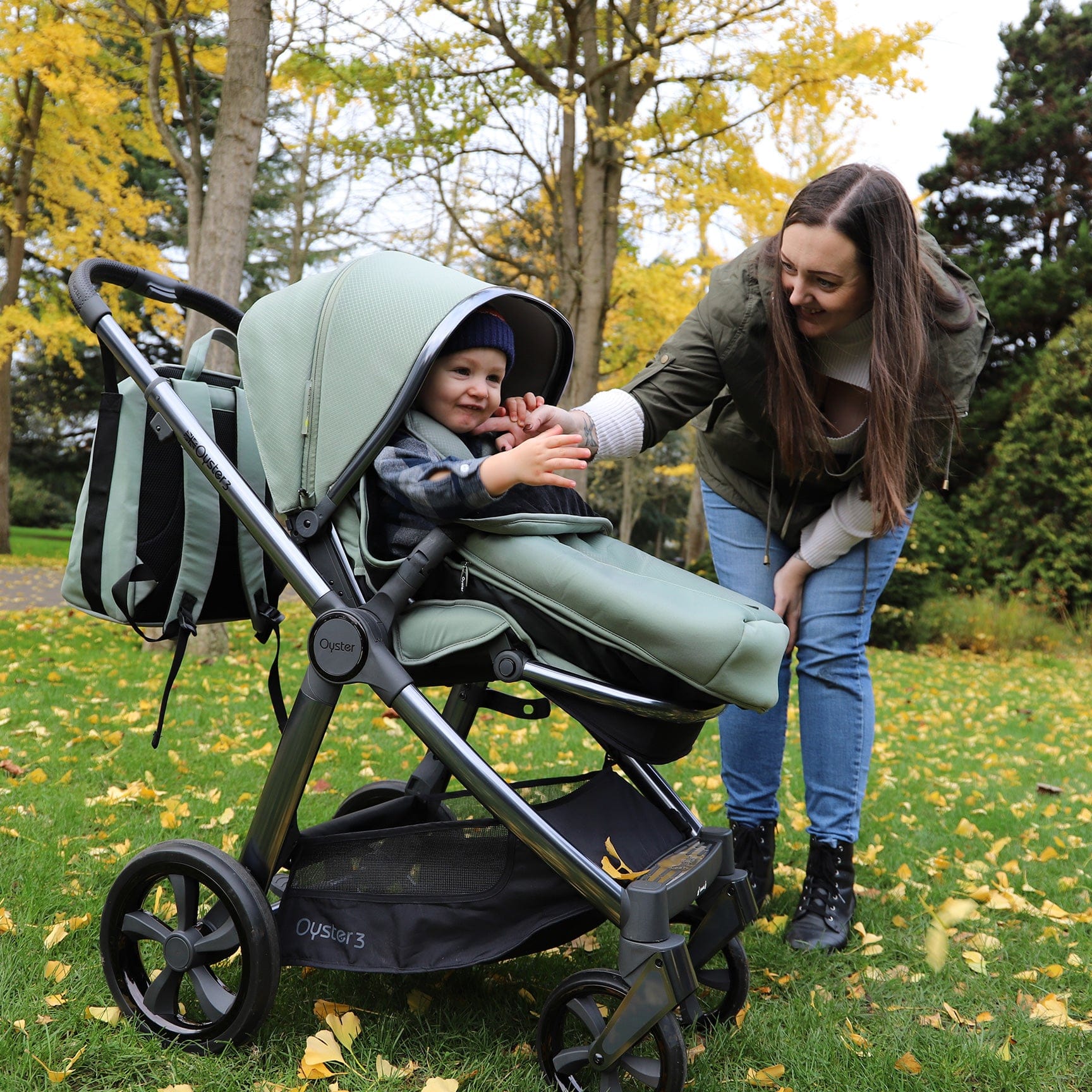 Oyster 3 outlet pram and carrycot