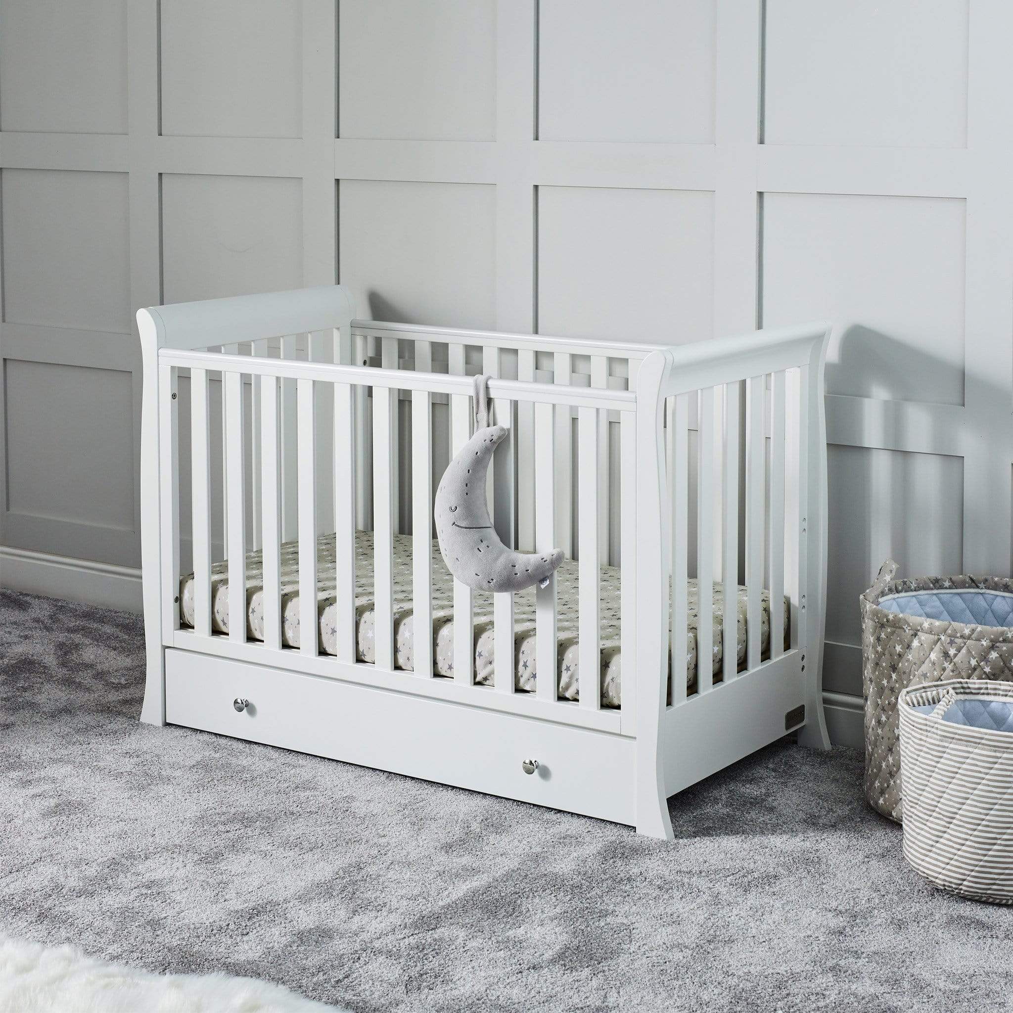 White cot sales bed sale